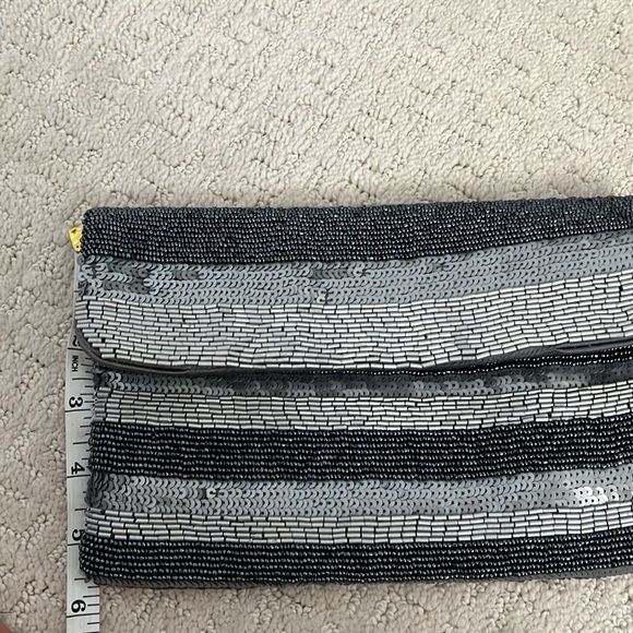 Beaded clutch - Picture 6 of 6